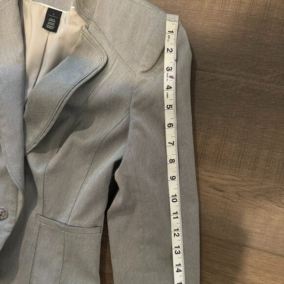 White House Black Market Grey Suit with 3/4 sleeves - Picture 10 of 14